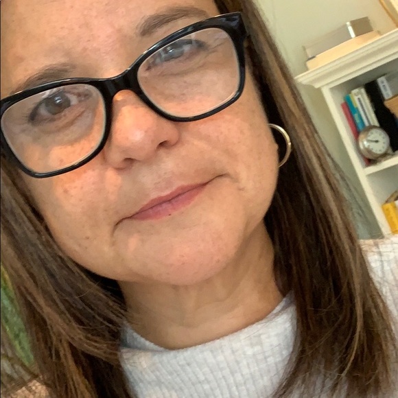 Meet your Posher, Elisa - Picture 2 of 2